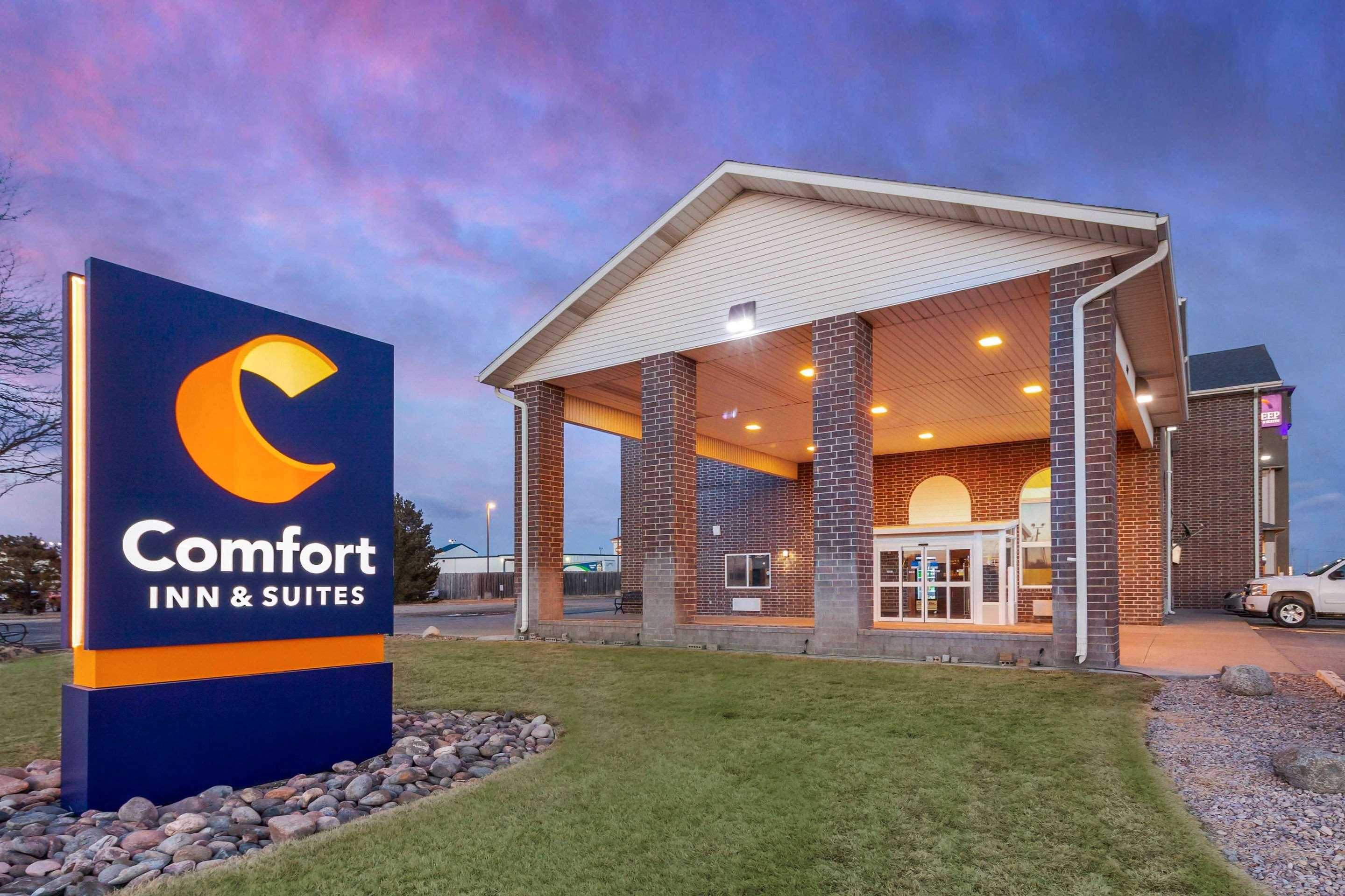Comfort Inn & Suites Hays I-70 Buitenkant foto