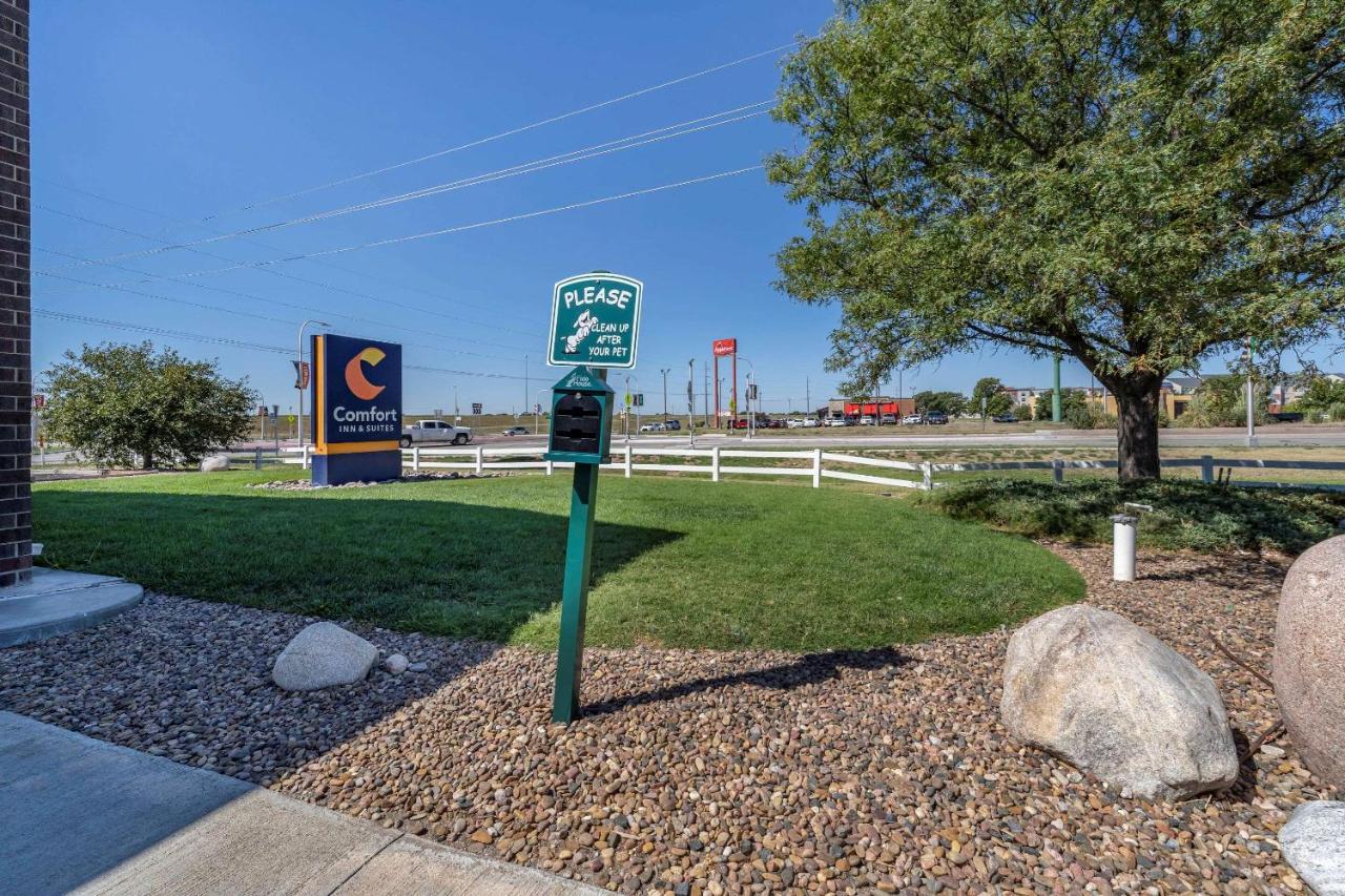Comfort Inn & Suites Hays I-70 Buitenkant foto