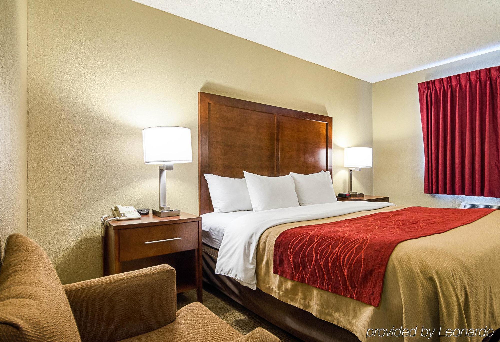 Comfort Inn & Suites Hays I-70 Buitenkant foto
