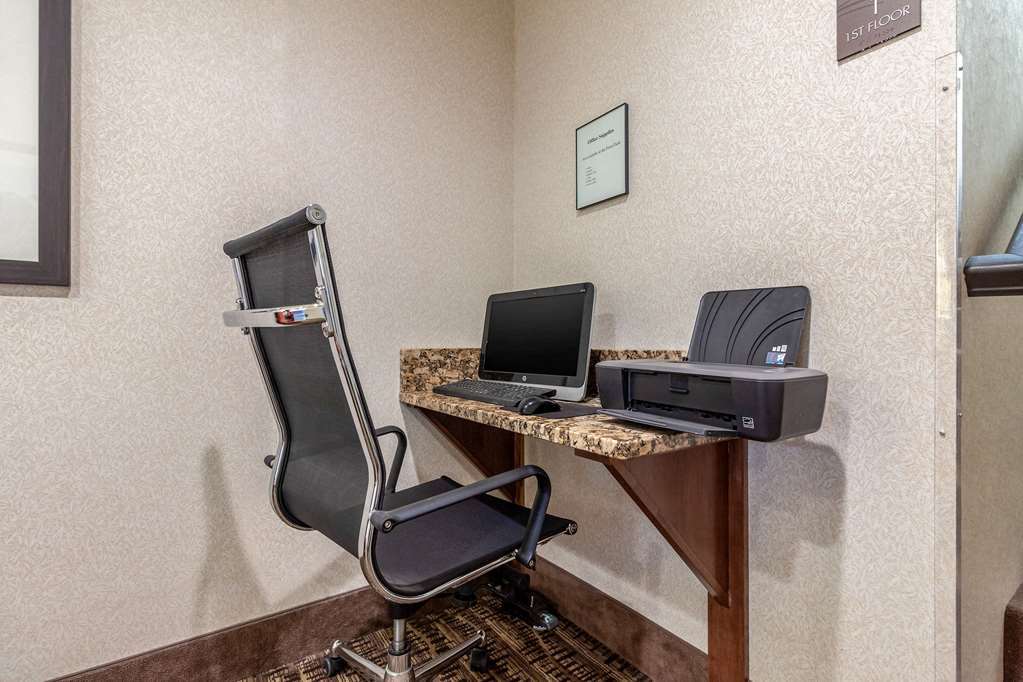 Comfort Inn & Suites Hays I-70 Faciliteiten foto