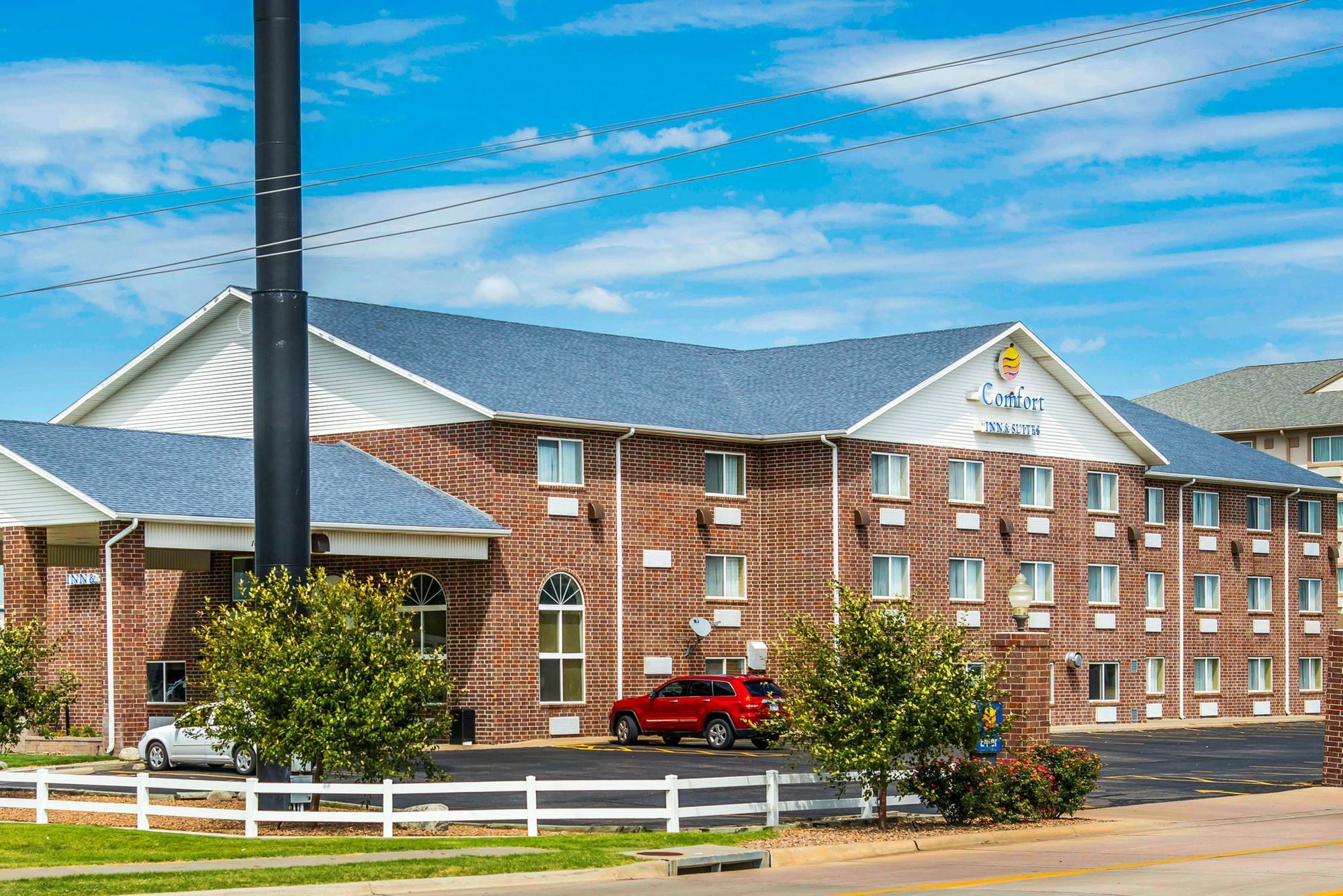 Comfort Inn & Suites Hays I-70 Buitenkant foto